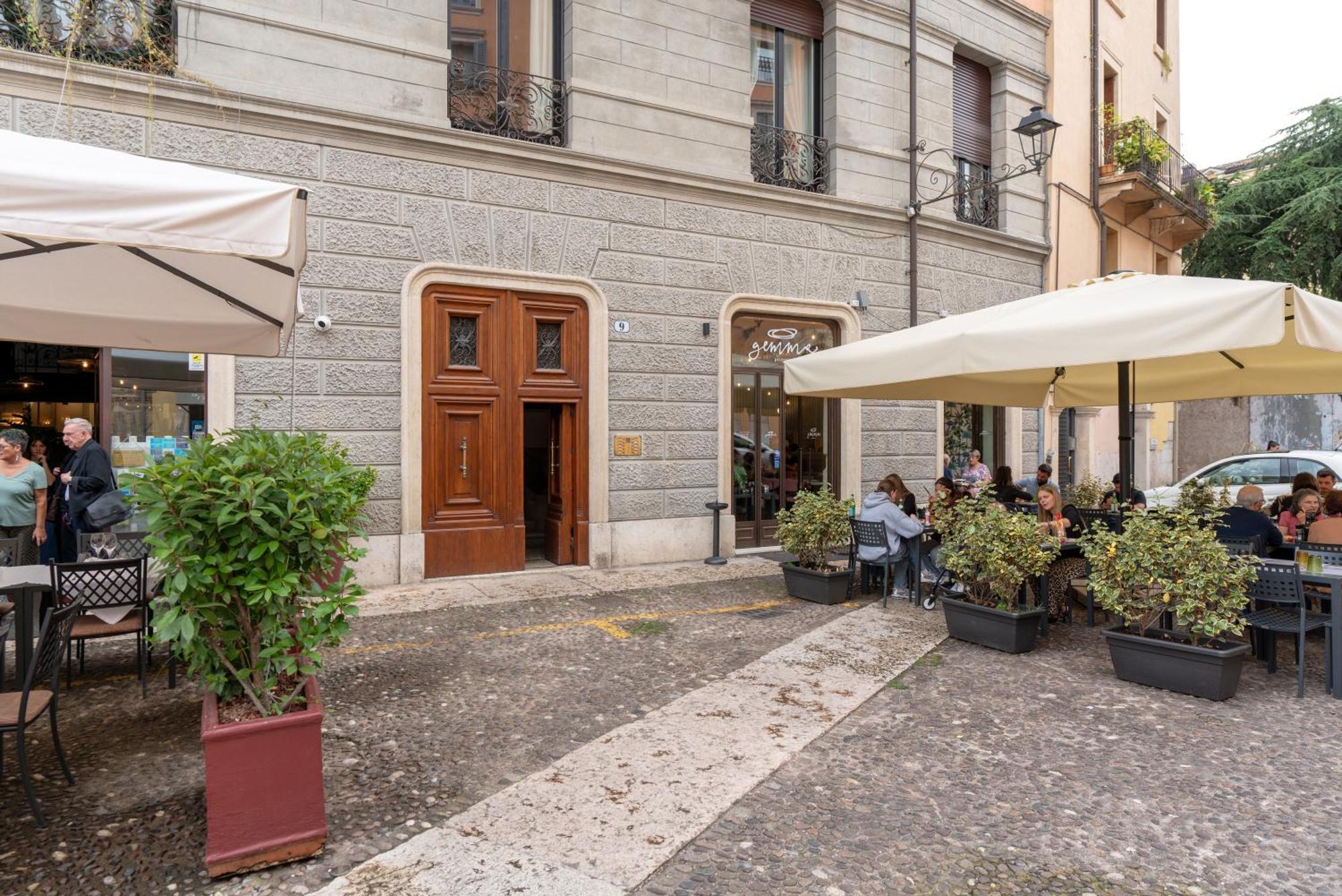 Palazzo Biasini By Postcardsfrom Hotel Verona Buitenkant foto