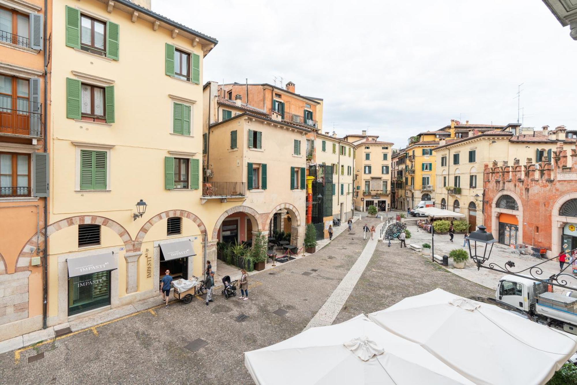Palazzo Biasini By Postcardsfrom Hotel Verona Buitenkant foto